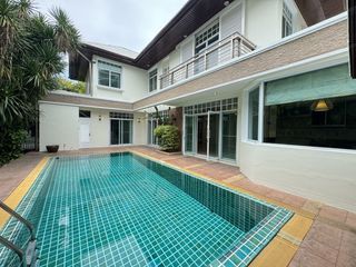 Villa en alquiler de 4 habitaciones en Yan Nawa, Bangkok