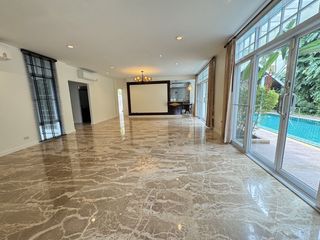 Villa en alquiler de 4 habitaciones en Yan Nawa, Bangkok