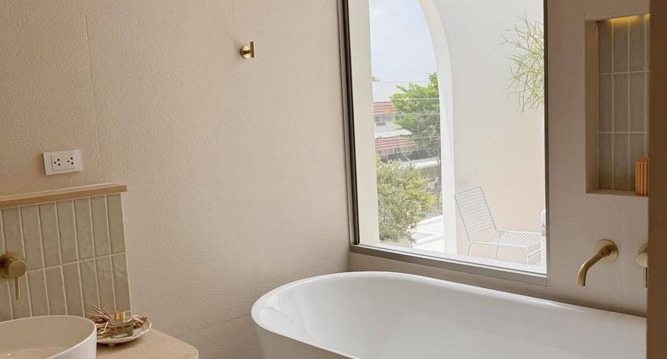 For sale and for rent 4 bedrooms house in Bang Khen, Bangkok