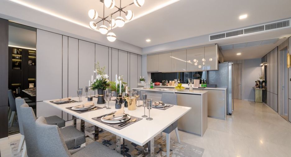 Condo en alquiler de 3 habitaciones en Watthana, Bangkok