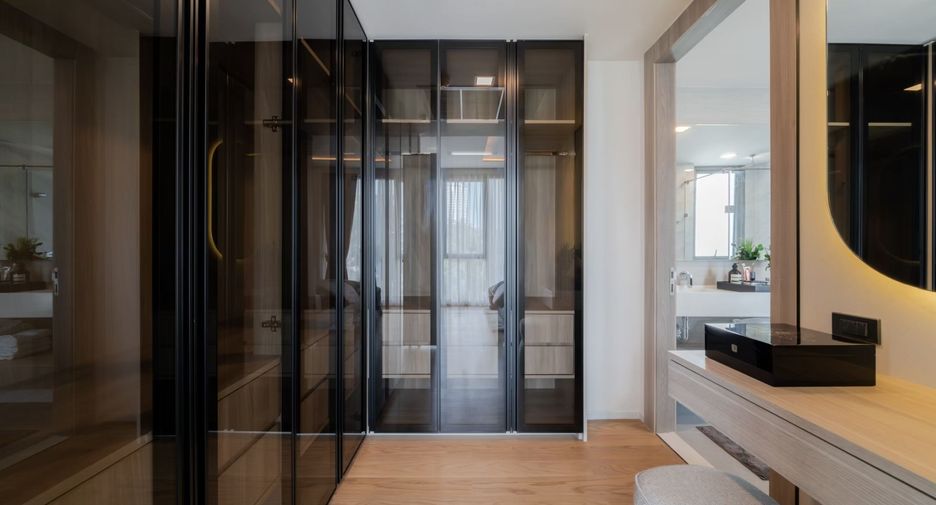 Condo en alquiler de 3 habitaciones en Watthana, Bangkok