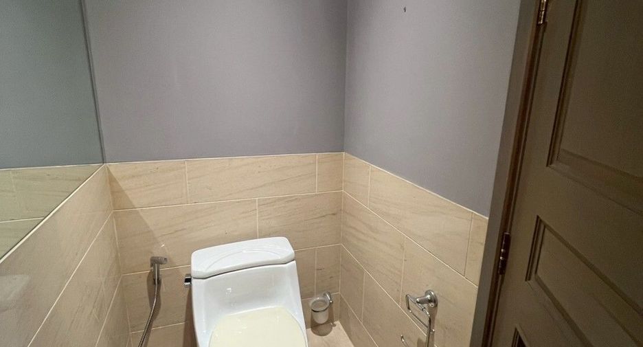 For rent 2 bedrooms condo in Sathon, Bangkok