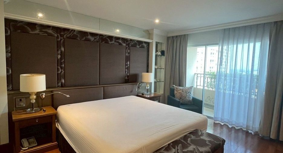 For rent 2 bedrooms condo in Sathon, Bangkok