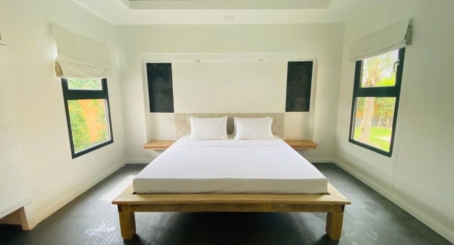 For sale and for rent 5 bedrooms villa in Bang Lamung, Chonburi