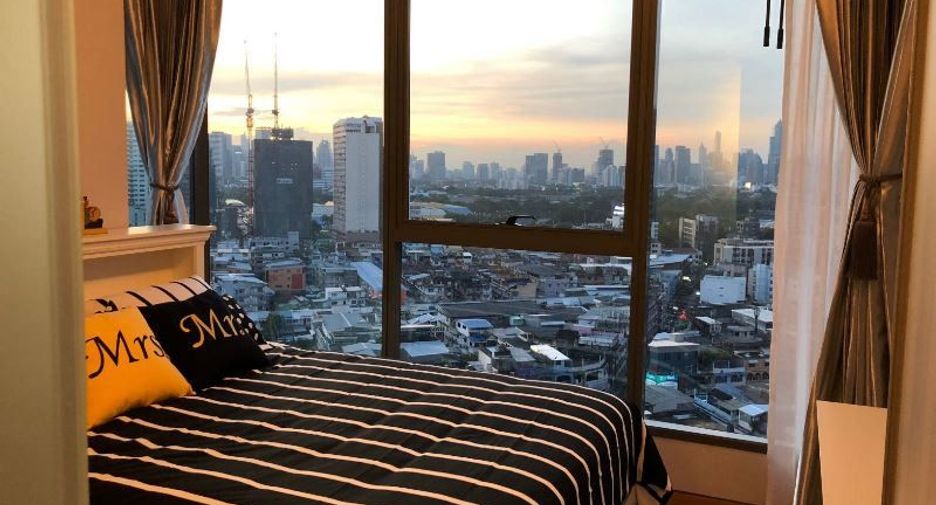 For rent 2 bedrooms condo in Khlong Toei, Bangkok
