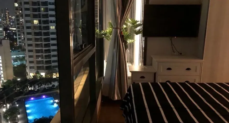 For rent 2 bedrooms condo in Khlong Toei, Bangkok