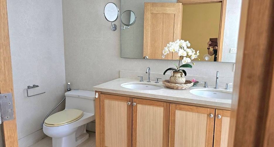 Wohnung zur Miete mit 2 Zimmer in Khlong Toei, Bangkok