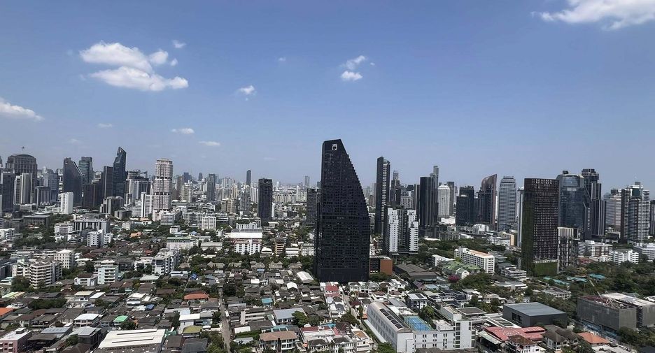 Condo en alquiler de 1 habitaciones en Khlong Toei, Bangkok
