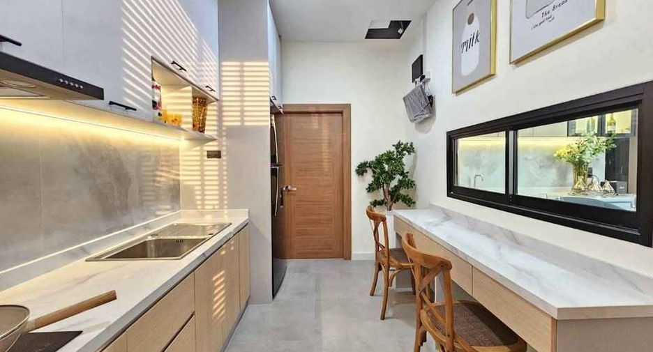 À vendre 4 chambres villa à Huay Yai, Pattaya