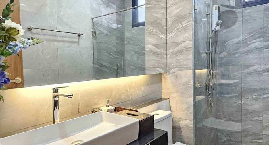 À vendre 4 chambres villa à Huay Yai, Pattaya