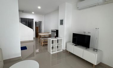 出租 2 卧室 联排别墅 在 Phuket Town, 普吉