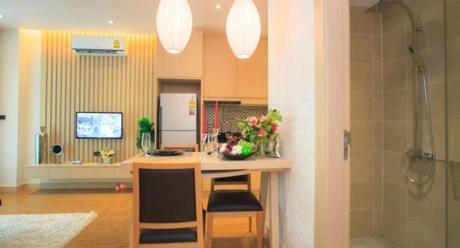 For sale 2 bedrooms condo in Si Racha, Chonburi