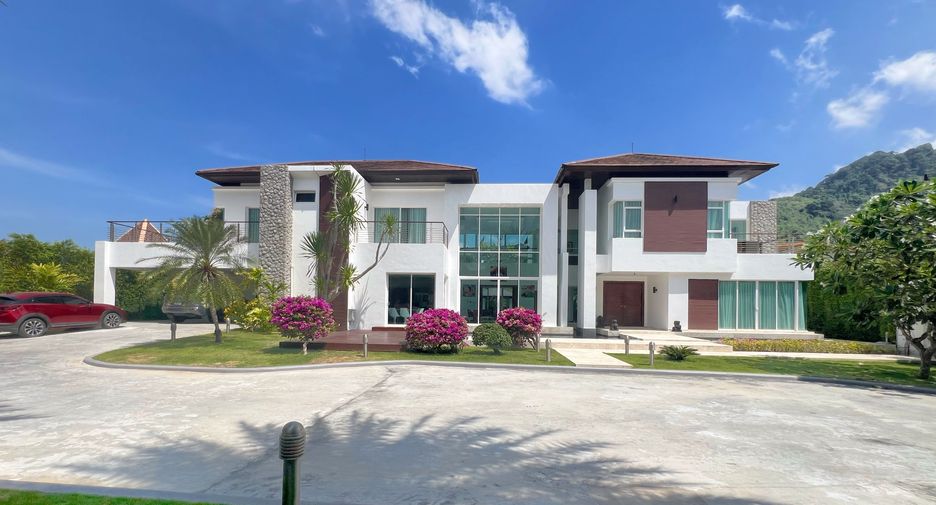 For rent 6 bedrooms villa in Kathu, Phuket