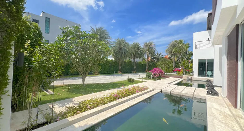 For rent 6 bedrooms villa in Kathu, Phuket