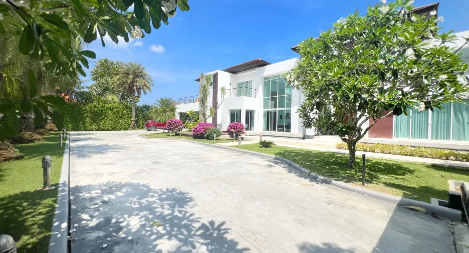 For rent 6 bedrooms villa in Kathu, Phuket