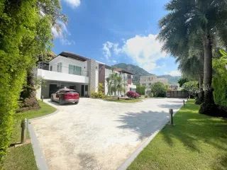 À vendre et à louer 6 chambres villa à Kathu, Phuket