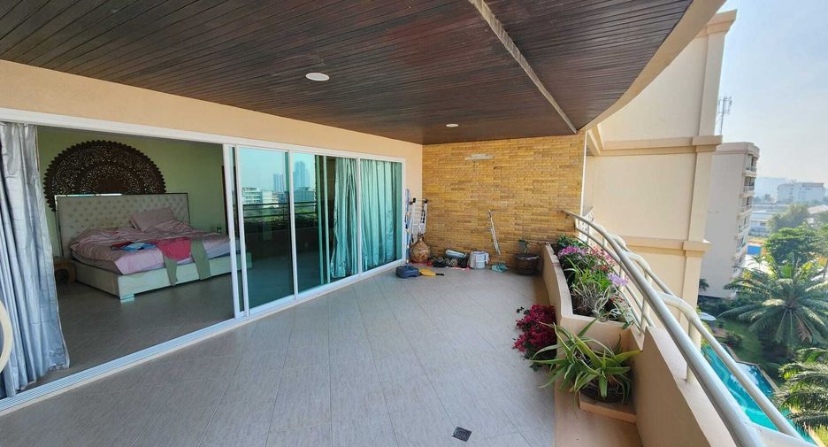 For sale 3 bedrooms condo in Bang Lamung, Chonburi
