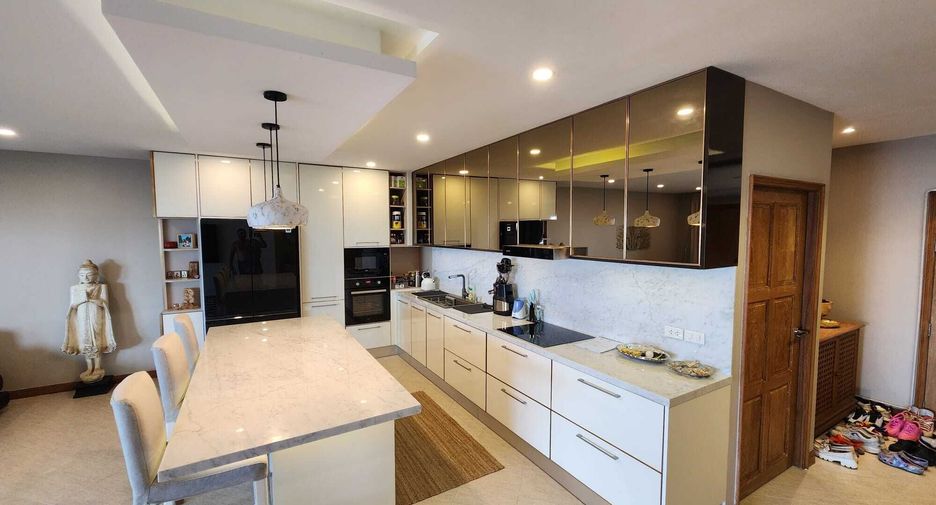 For sale 3 bedrooms condo in Bang Lamung, Chonburi