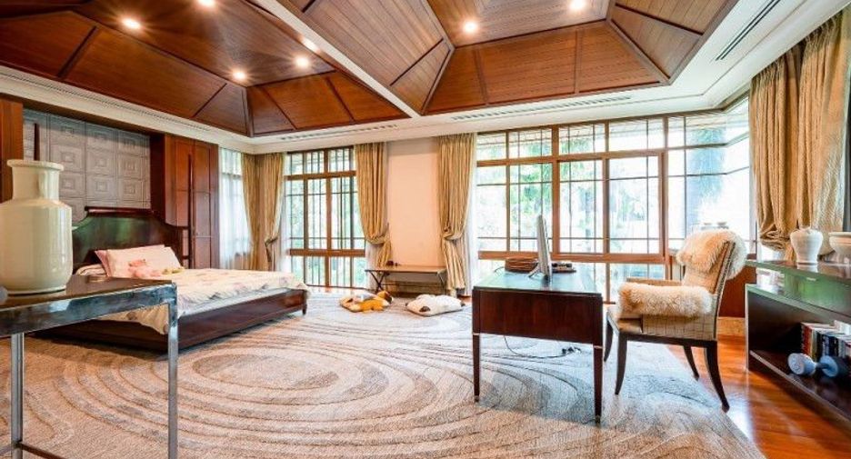 Haus zur Miete mit 5 Zimmer in Watthana, Bangkok