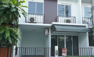 À vendre 3 chambres maison de ville à Bang Phli, Samut Prakan