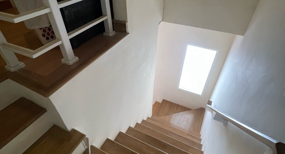 For sale 4 bedrooms townhouse in Rat Burana, Bangkok