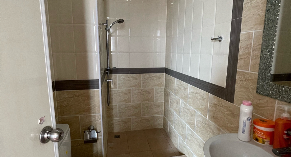 For sale 4 bedrooms townhouse in Rat Burana, Bangkok