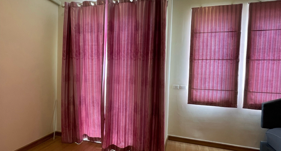 For sale 4 bedrooms townhouse in Rat Burana, Bangkok