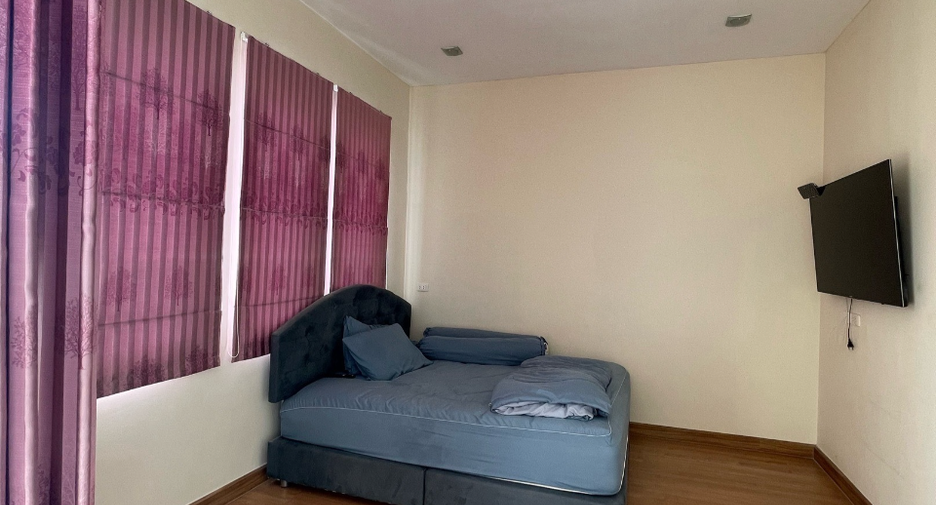 For sale 4 bedrooms townhouse in Rat Burana, Bangkok