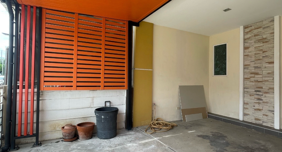 For sale 4 bedrooms townhouse in Rat Burana, Bangkok