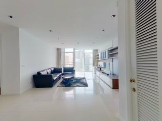 For rent 2 bedrooms condo in Pathum Wan, Bangkok