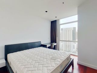 For rent 2 bedrooms condo in Pathum Wan, Bangkok