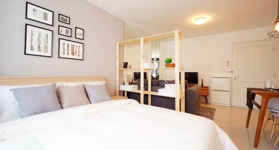 For rent studio condo in Khlong Toei, Bangkok