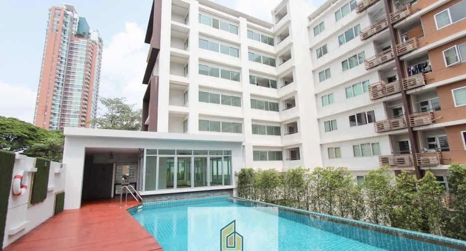 For rent studio condo in Khlong Toei, Bangkok