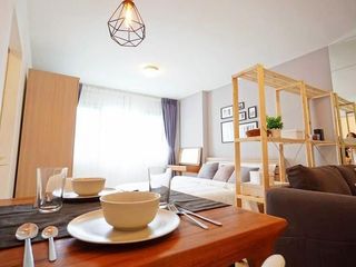 Wohnung zur Miete mit Studio in Khlong Toei, Bangkok