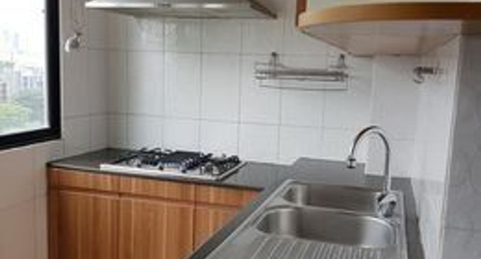 For sale and for rent 2 bedrooms condo in Watthana, Bangkok