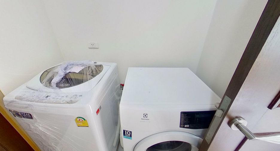 For rent 3 bedrooms condo in Watthana, Bangkok