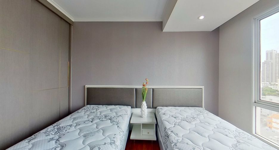 For rent 3 bedrooms condo in Watthana, Bangkok