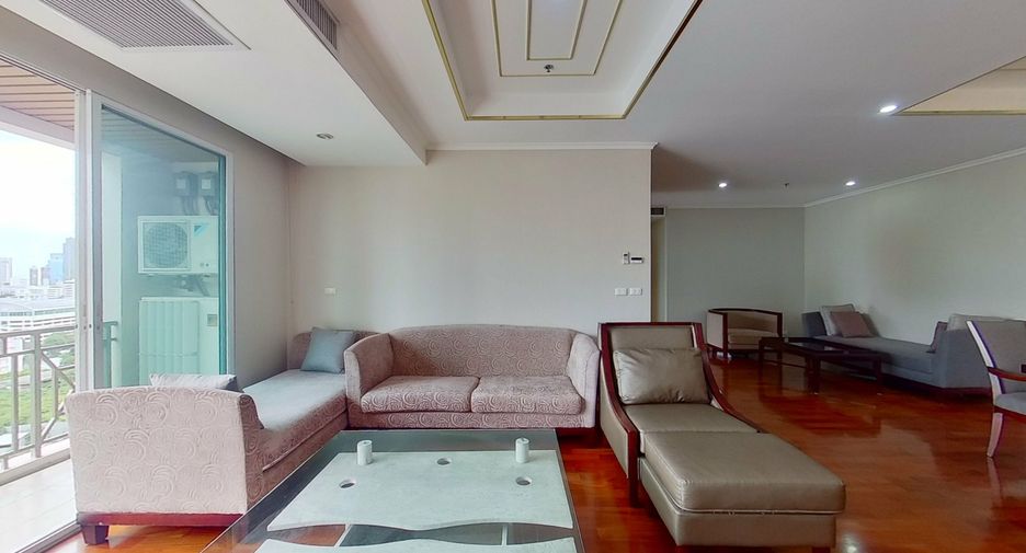 For rent 3 bedrooms condo in Watthana, Bangkok