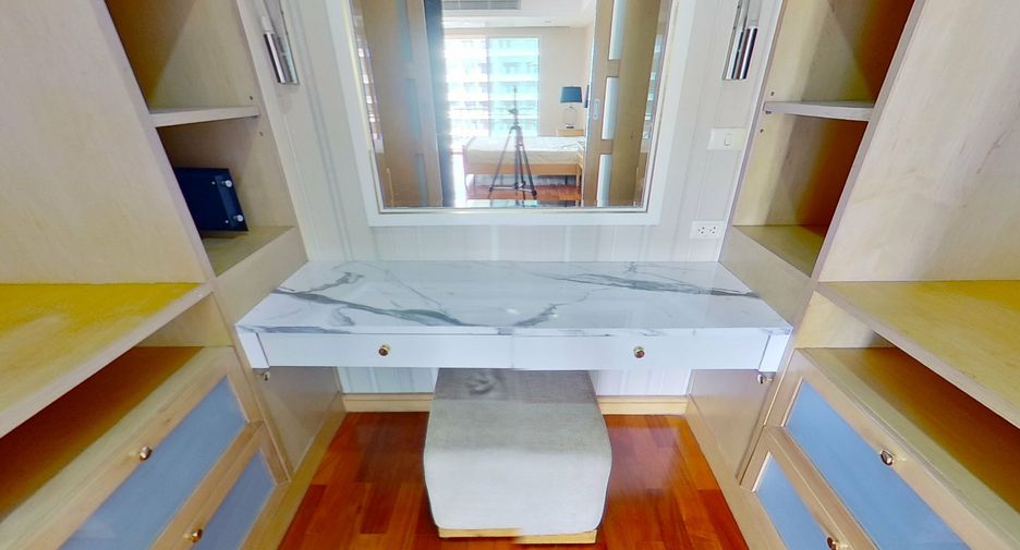 For rent 3 bedrooms condo in Watthana, Bangkok