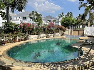 À louer 4 chambres maison à Bang Lamung, Chonburi