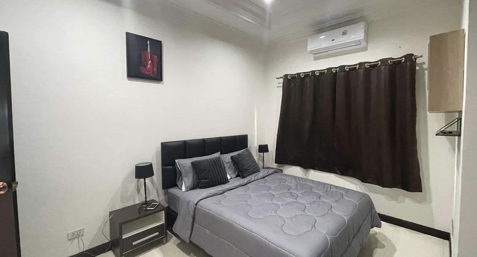 À louer 4 chambres maison à Bang Lamung, Chonburi