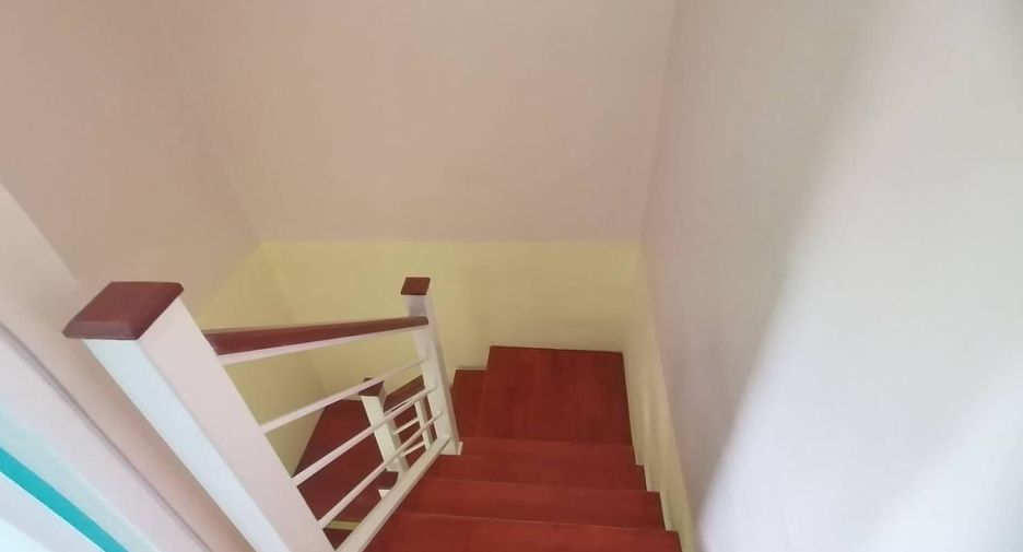 Casa adosada en venta de 3 habitaciones en Mueang Samut Prakan, Samut Prakan