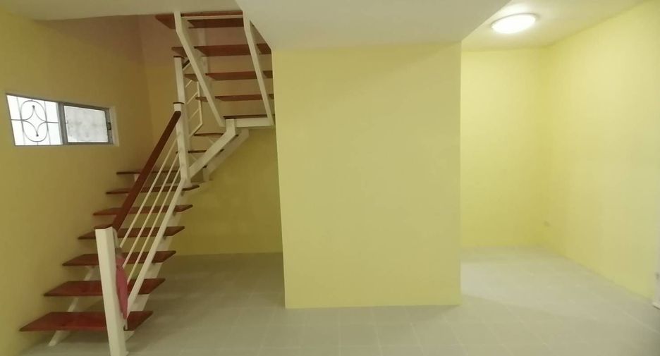 Casa adosada en venta de 3 habitaciones en Mueang Samut Prakan, Samut Prakan