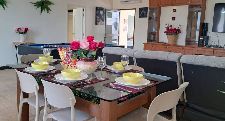 For rent 4 bedrooms villa in Bang Lamung, Chonburi