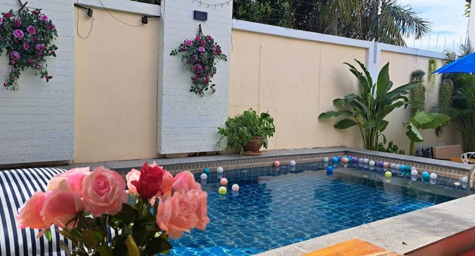 For rent 4 bedrooms villa in Bang Lamung, Chonburi