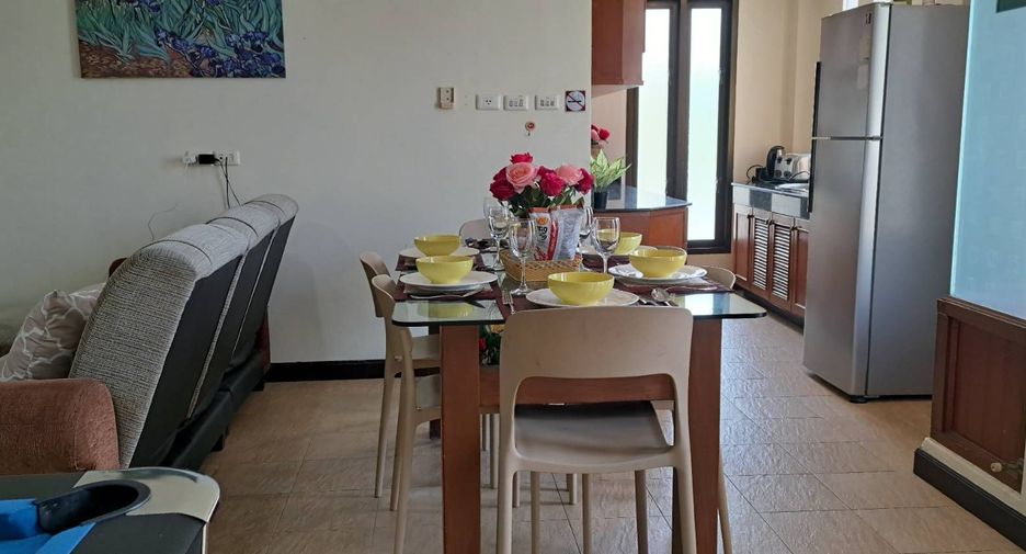For rent 4 bedrooms villa in Bang Lamung, Chonburi