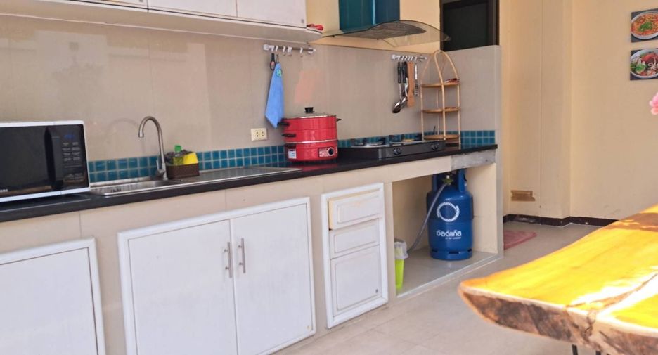 For rent 4 bedrooms villa in Bang Lamung, Chonburi