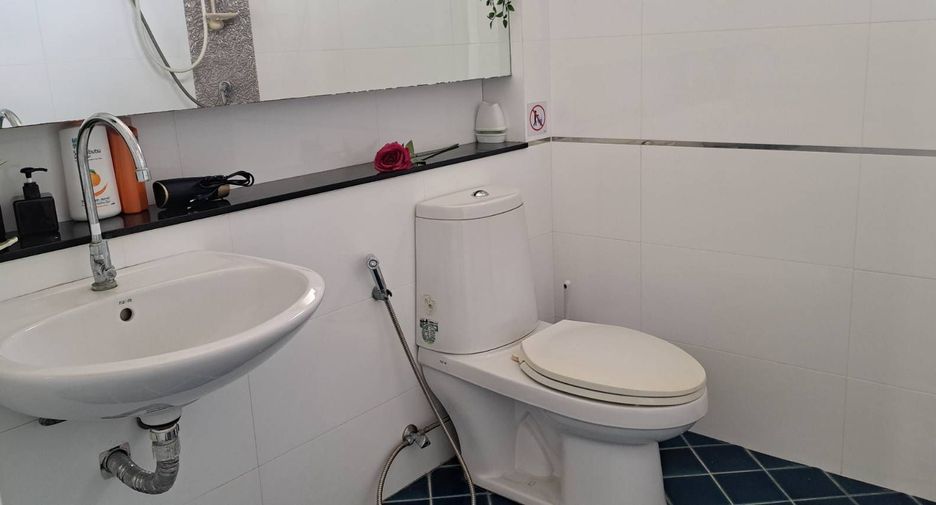 For rent 4 bedrooms villa in Bang Lamung, Chonburi