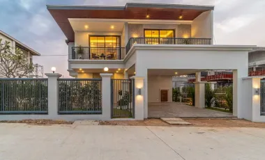出售 4 卧室 独立屋 在 Bang Lamung, Chon Buri