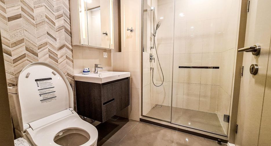 For rent 1 bed condo in Khlong Toei, Bangkok